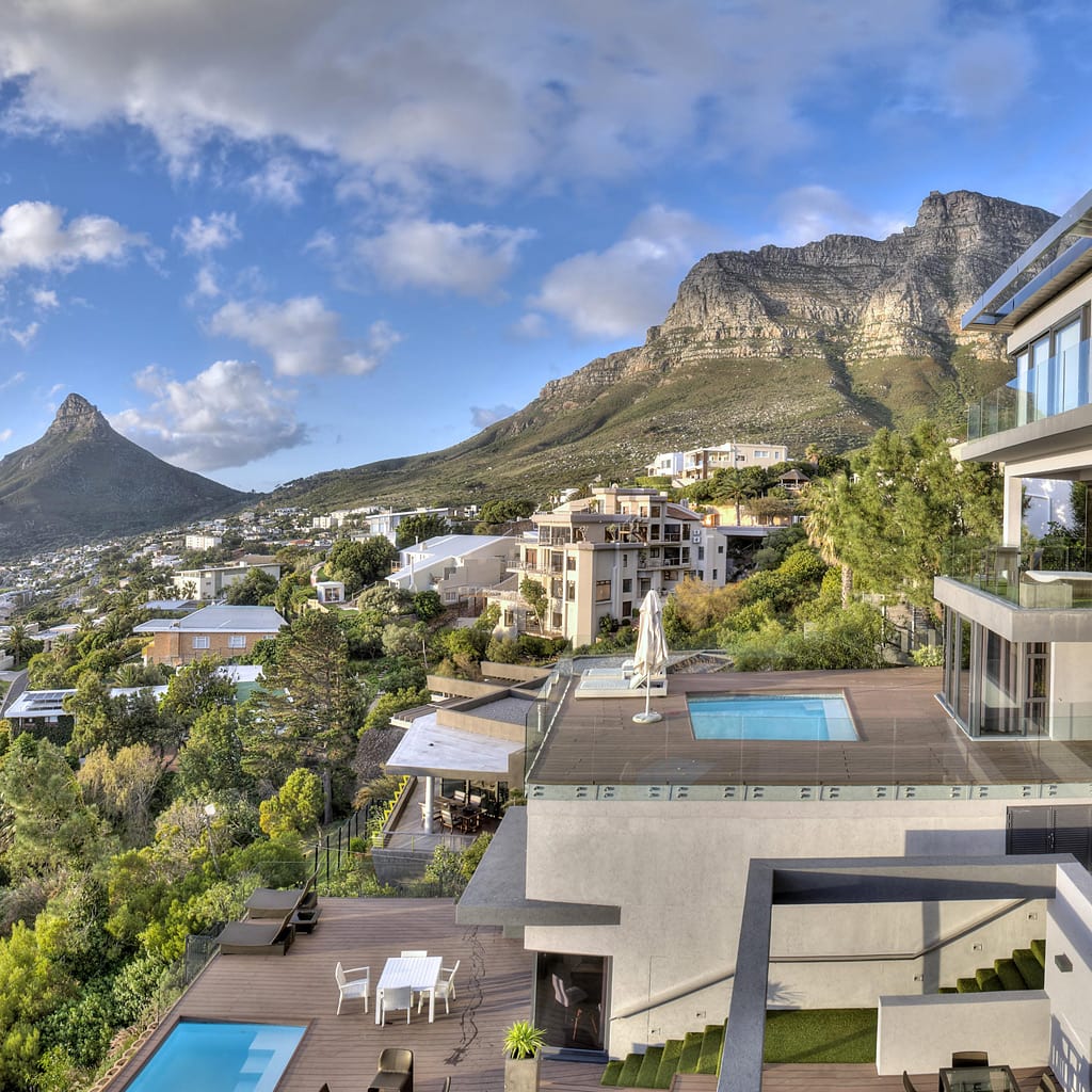 Sea Star Rocks Lodge