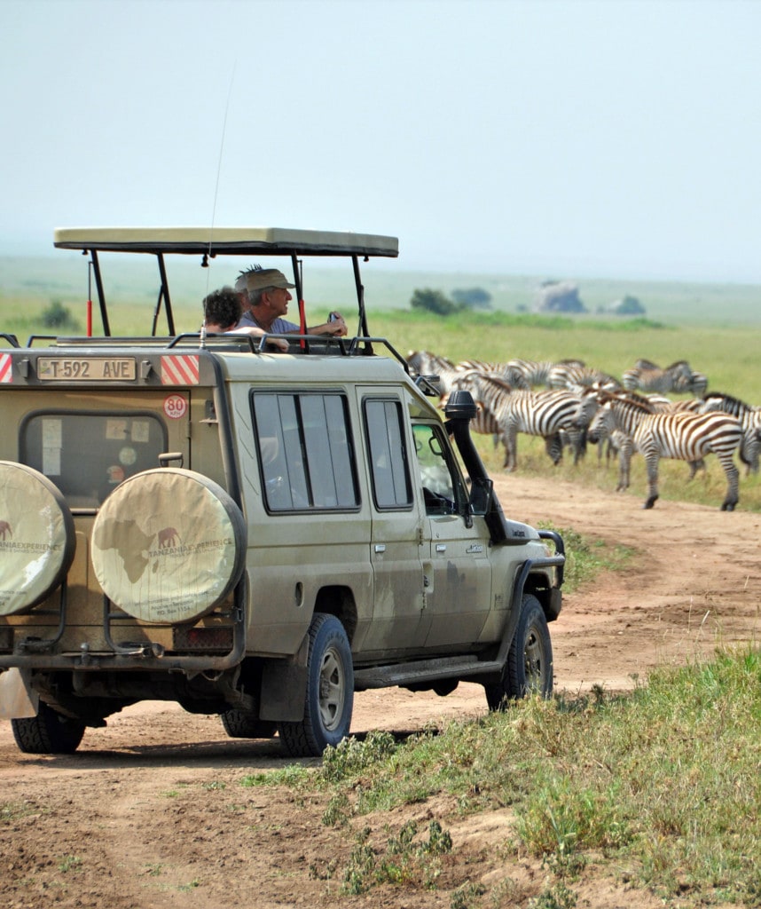 Safarifahrzeug auf Tansania Safari 7 Tage