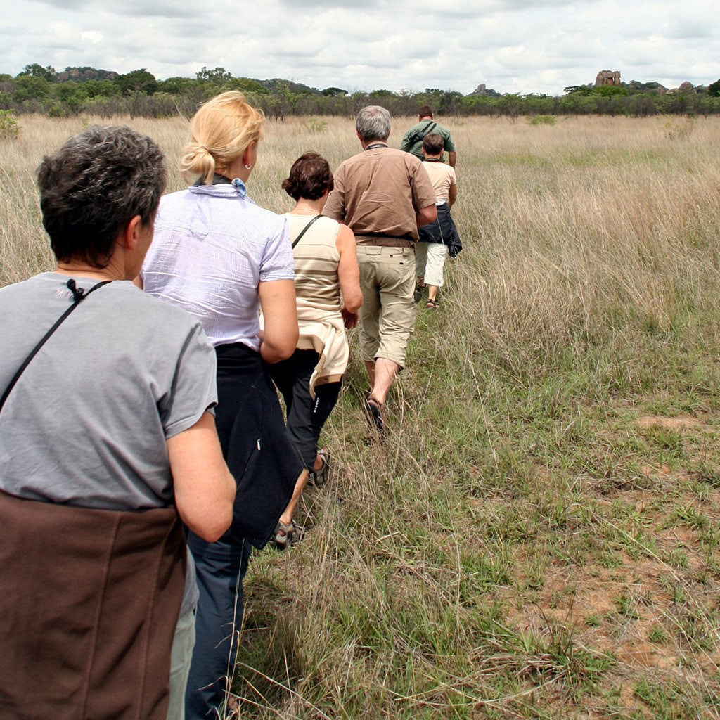 Walking Safari auf Gruppenreise Rundreise in Simbabwe und Botswana