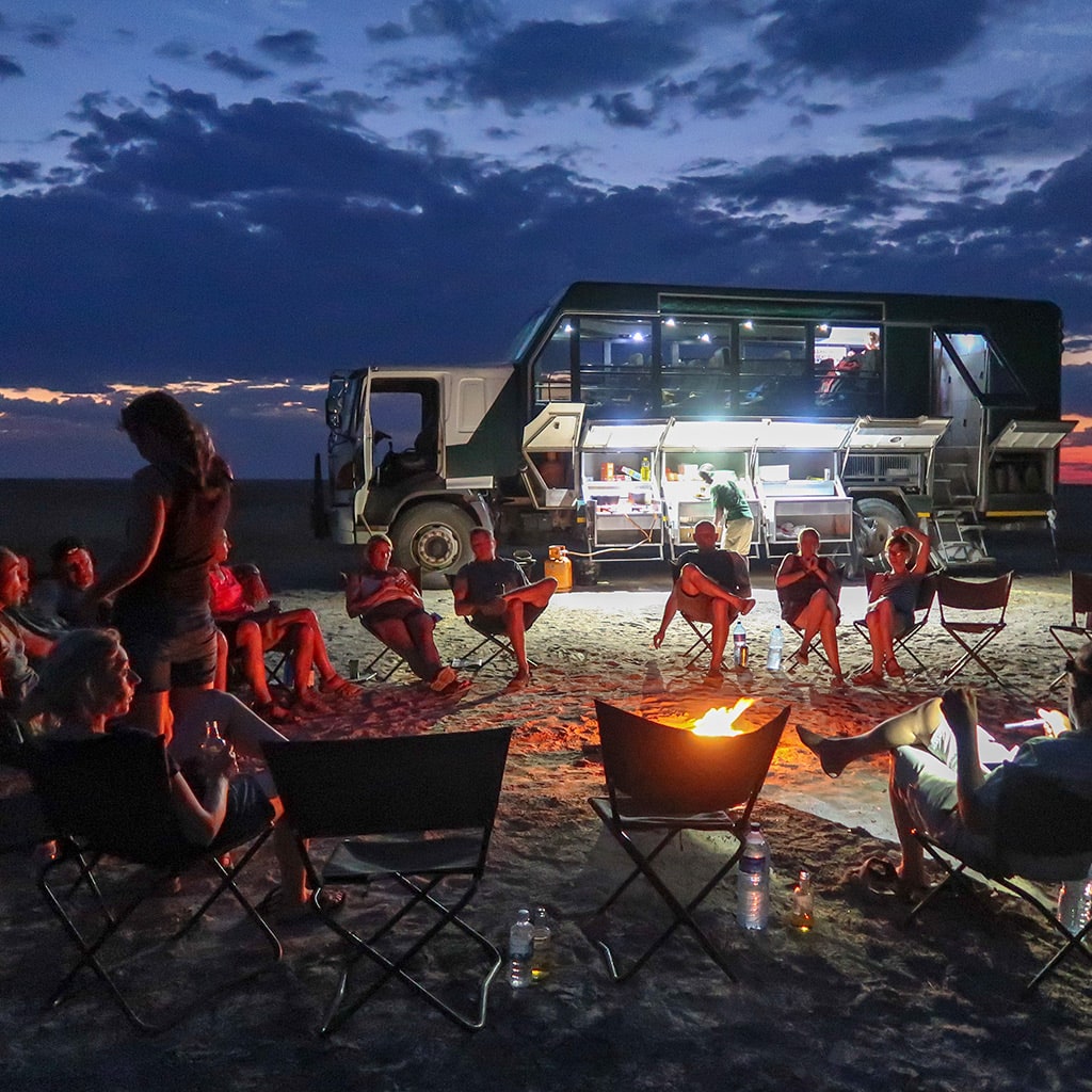 Lagerfeuer Namibia Gruppenreise Camping