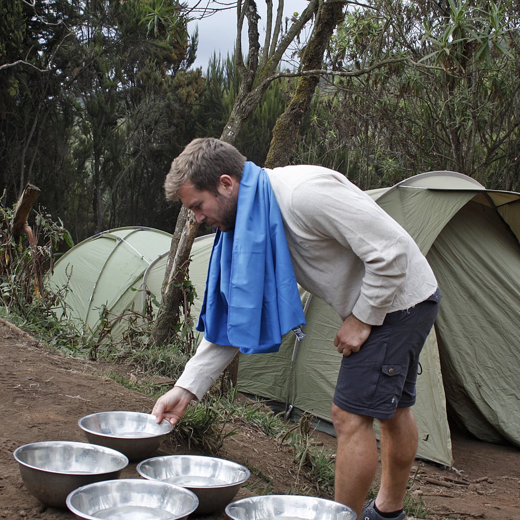 Einfache sanitäre Bedingungen auf der Marangu Route auf dem Kilimanjaro