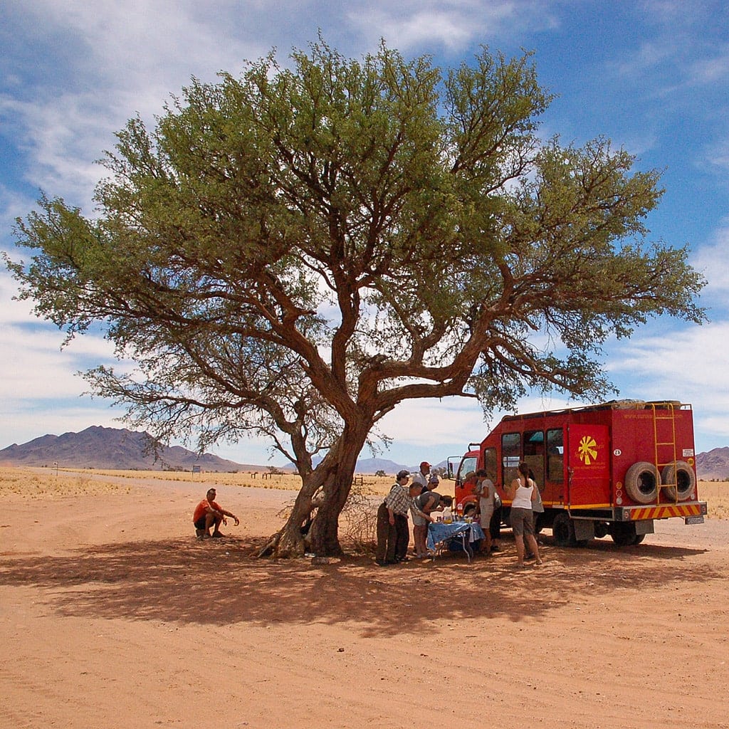 Picknick Stopp unterwegs von den Viktoriafällen nach Namibia