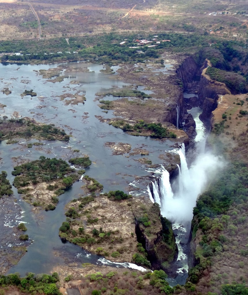 Victoria Falls in Simbabwe aus der Luft im Anschluss an die Botswana Highlights Safari