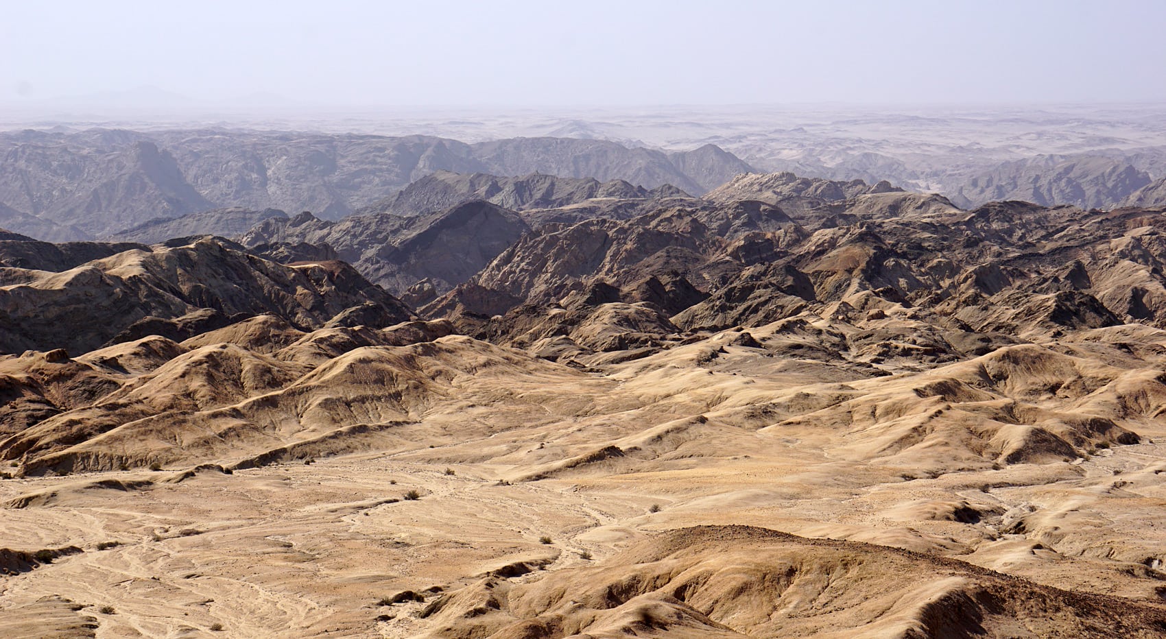 Reisetipps Autoreisen Namibia Mondlandschaft